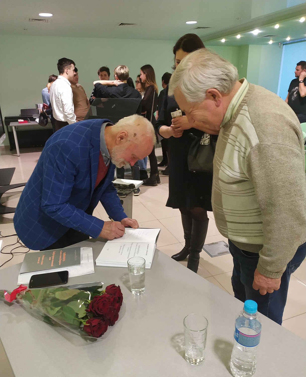 В поисках автора