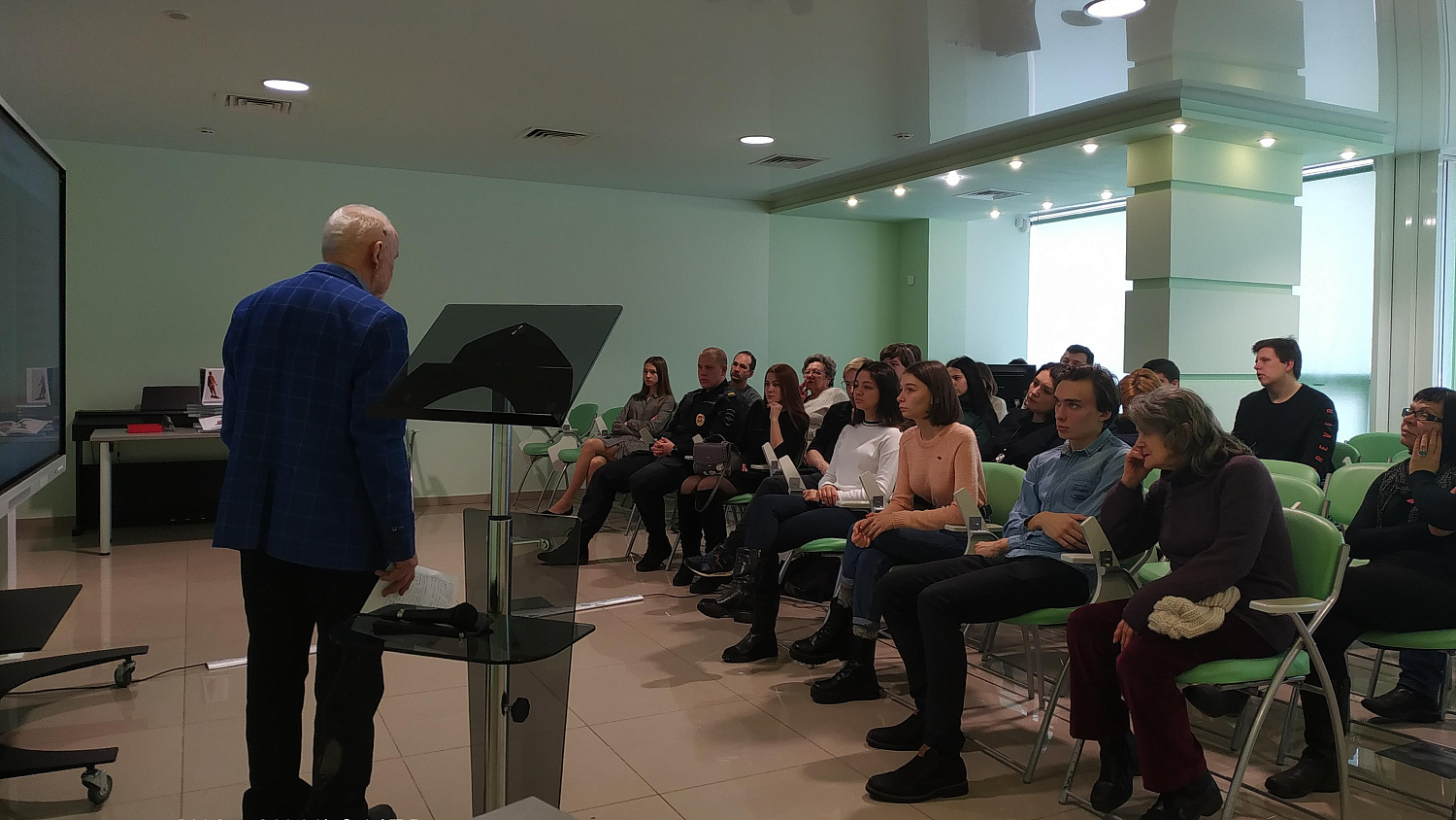 В поисках автора